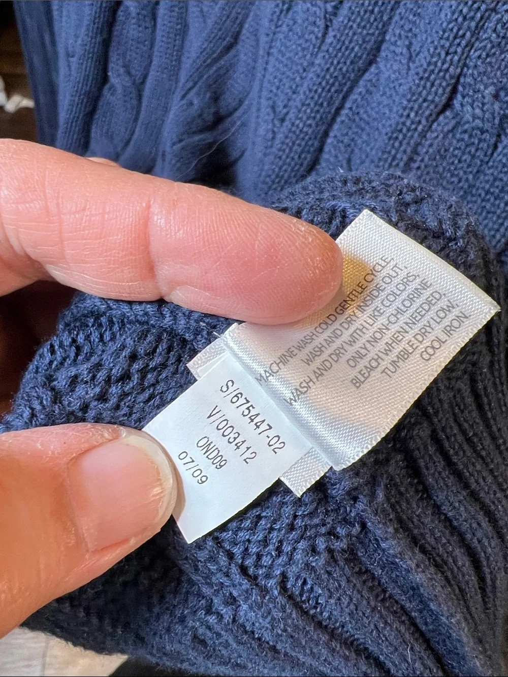 Old Navy Men’s Navy Cable Crewneck Sweater